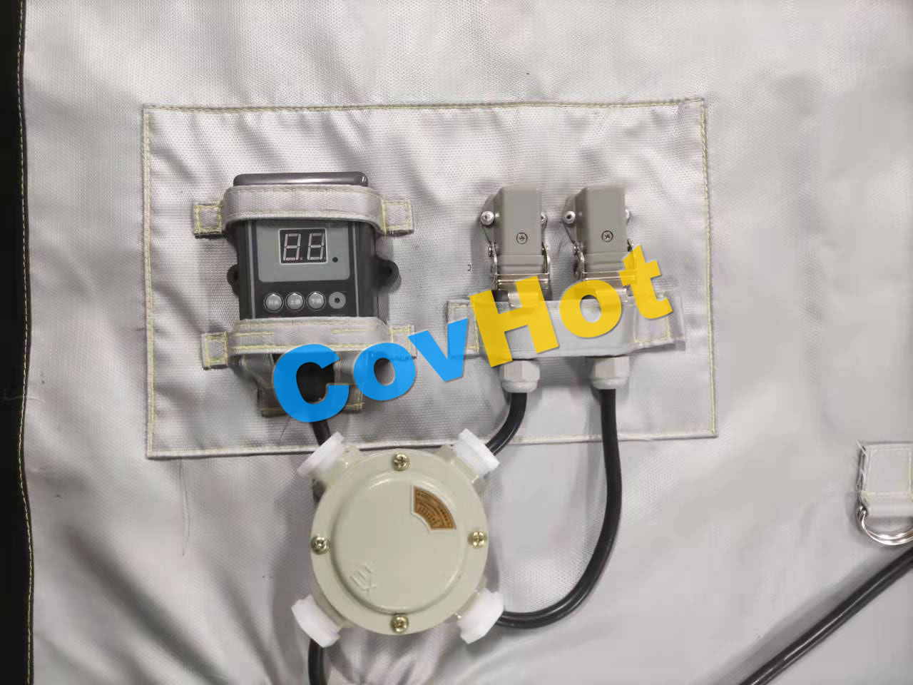 電伴熱<a href=http://www.biyi99.cn/e/tags/?tagname=%E4%BF%9D%E6%B8%A9%E5%A5%97 target=_blank class=infotextkey>保溫套</a>